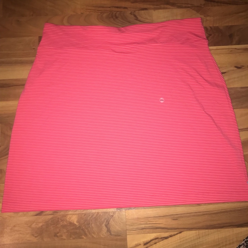 ⬇️Eddie Bauer striped stretch skirt